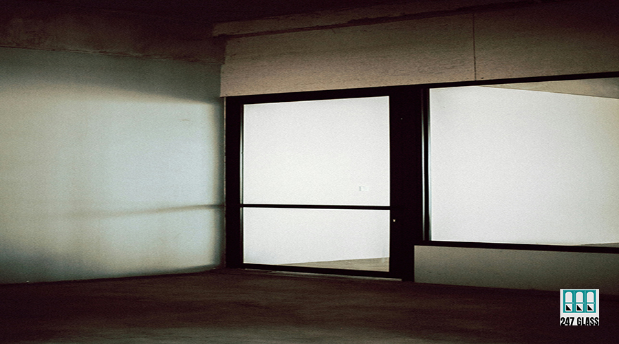 alex-lvrs-Xpmjp-tyZ_Y-unsplash Storefront Glass Door Installation