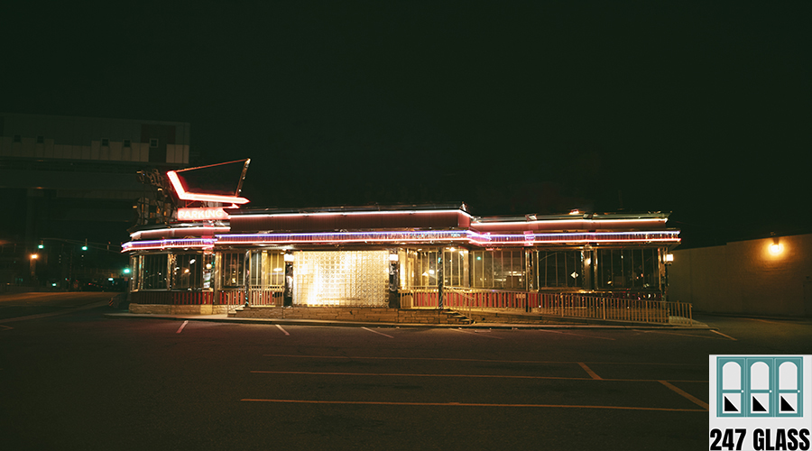 lit-store-city-night lit-store-city-night