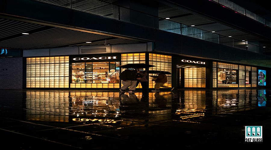 rudy-dong-9bAPKoZzHgA-unsplash Storefront Glass Door Installation