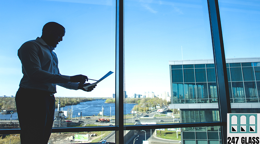 SVYATKOVSKY.COM Window Installation for Retail Shop