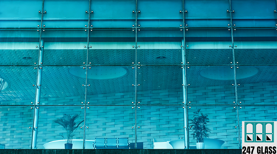 Impression of a gigantic facade Window Installation for Retail Shops