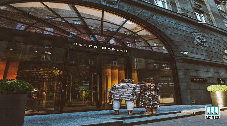 artem-tryhub-k2n0Flvc9tw-unsplash storefront window repair