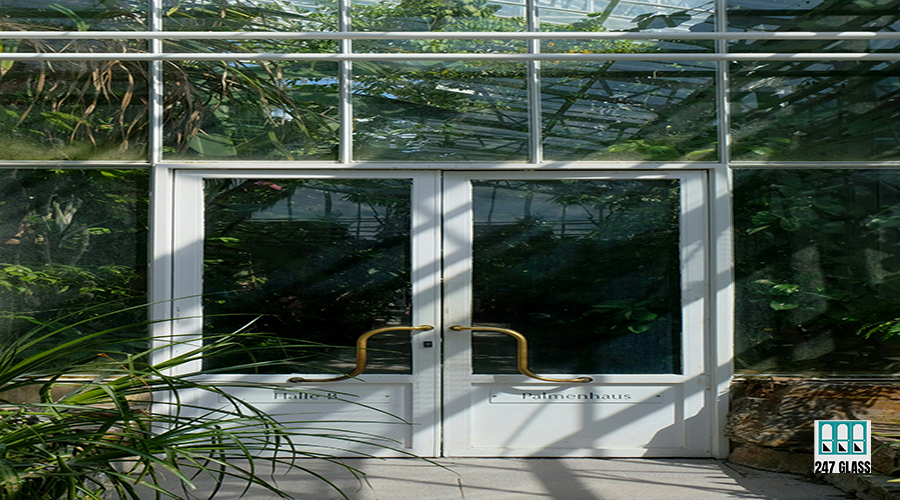 madita-luisa-IYDWyWjKoMY-unsplash patio glass replacement