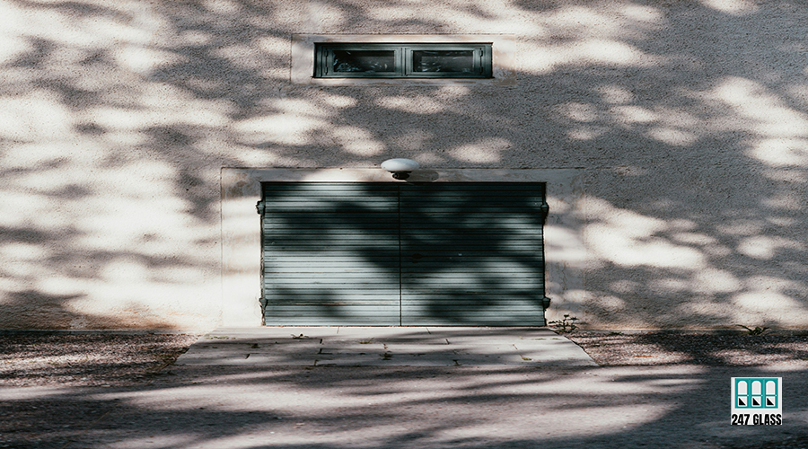 marten-bjork-uSuOzuoeJb8-unsplash commercial door glass replacement