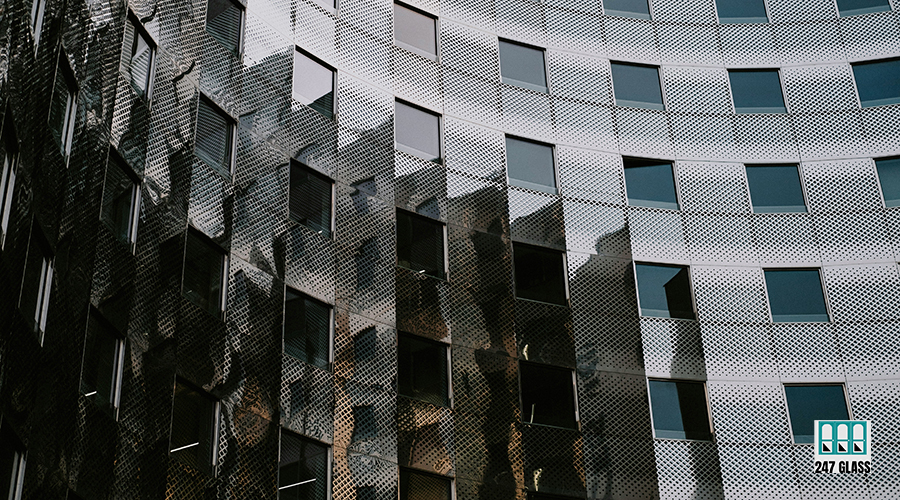 mathias-reding-EtoAsPk1CF0-unsplash commercial door glass replacement
