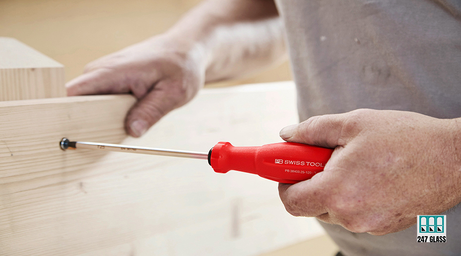 pb-swiss-tools-Jf7GwDtQhc0-unsplash commercial door glass replacement