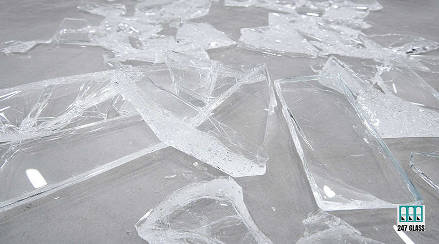 vecteezy_a-broken-glass-table-with-broken-pieces-of-glass_60536322 vecteezy_a-broken-glass-table-with-broken-pieces-of-glass_60536322