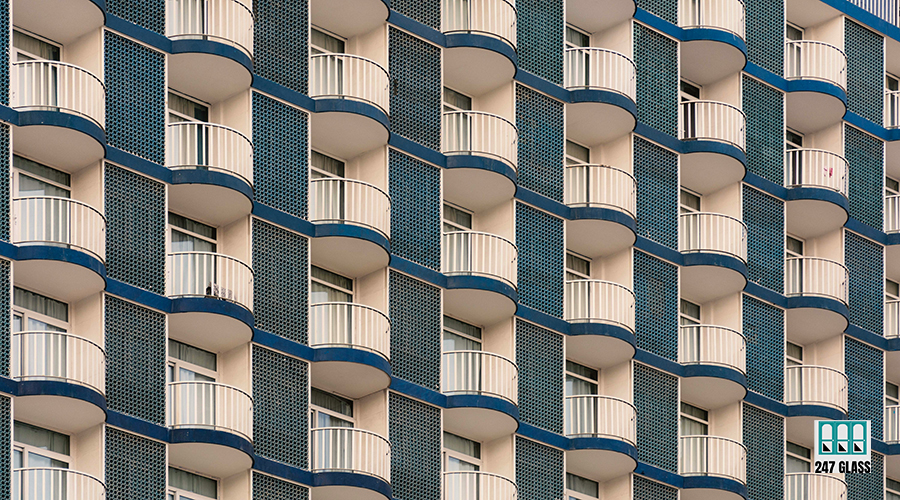 atiyeh-fathi-QPnV0ZpqwKI-unsplash emergency glass replacement