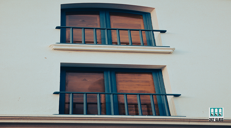 gowtham-agm-YbNqPp7s7dU-unsplash balcony door glass repair