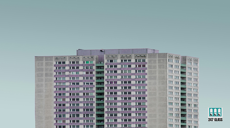 simone-hutsch-5aBwG_YESyU-unsplash commercial window repair door